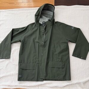 Helly Hansen Waterproof Green Hooded Workwear Men’s size 2XL